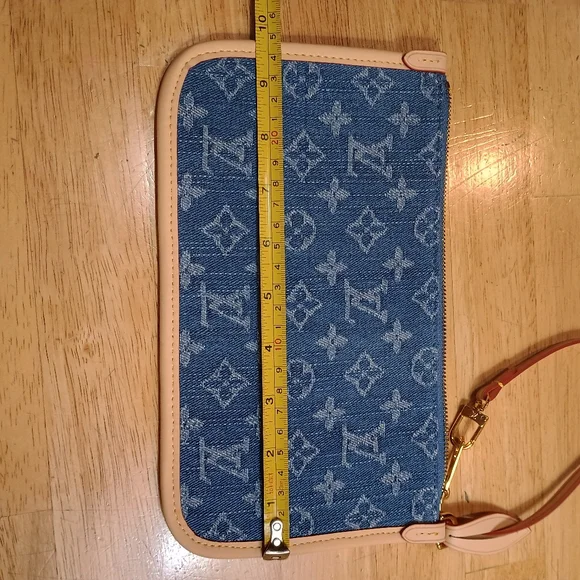 denim fashion inspired wristlet - Picture 2 of 4